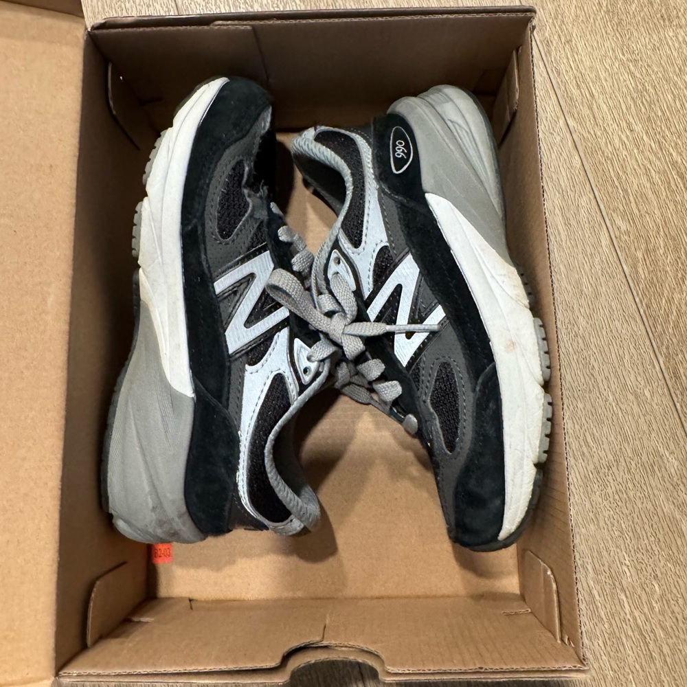 New Balance 990V6 Black and White Athletic Shoes